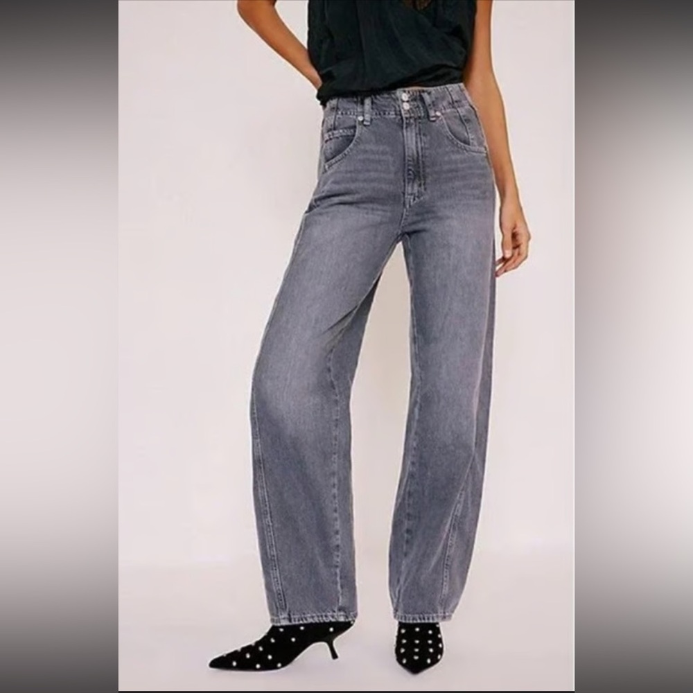 EUC We The Free Aster Straight-Leg Jeans 28 - runs like a 26